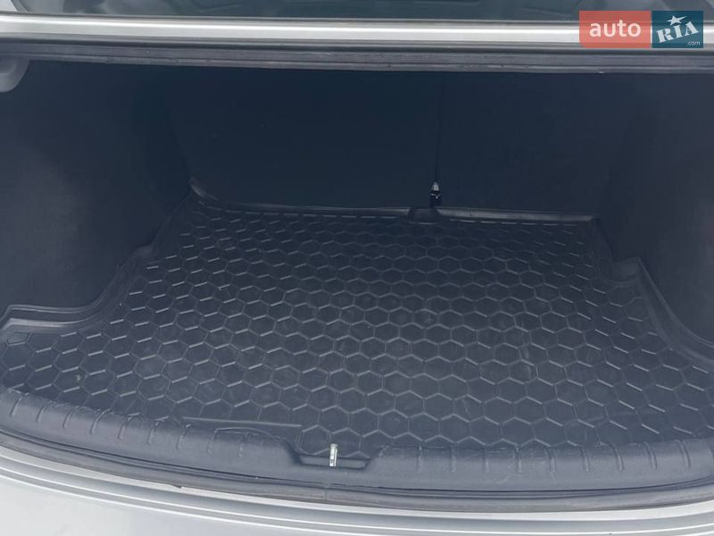 Седан Kia Rio 2017 в Зміїві