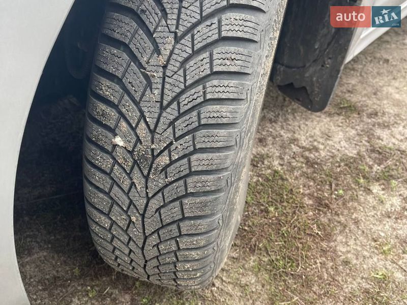 Седан Kia Rio 2017 в Зміїві