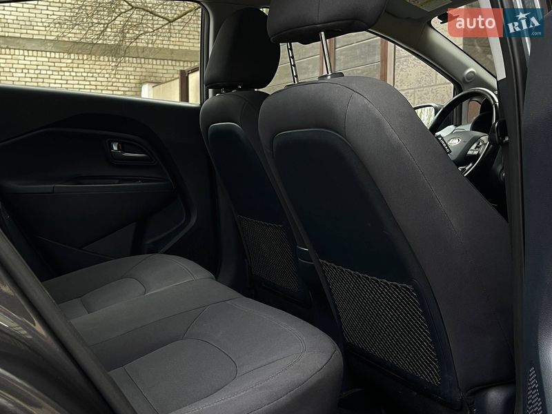 Седан Kia Rio 2015 в Николаеве