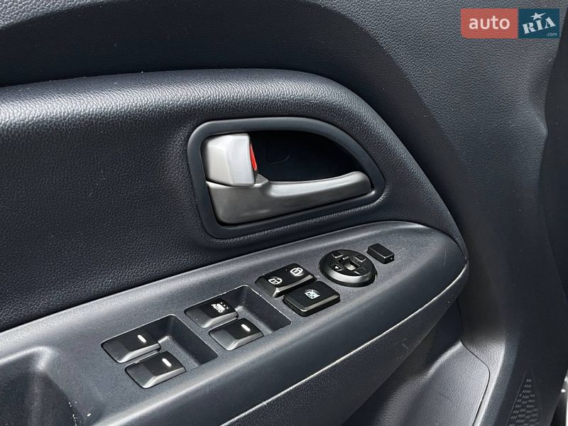 Седан Kia Rio 2015 в Николаеве