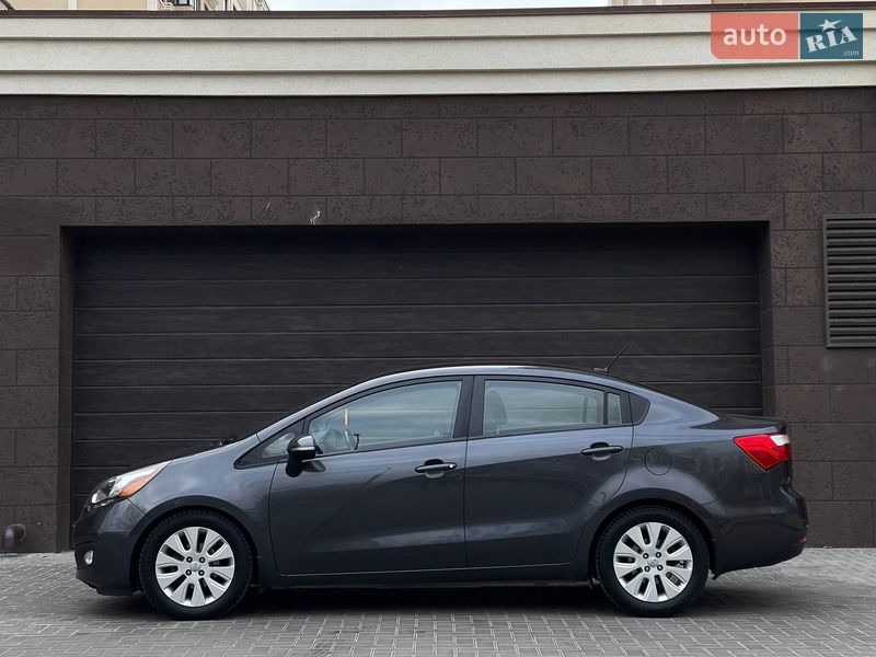 Седан Kia Rio 2015 в Николаеве