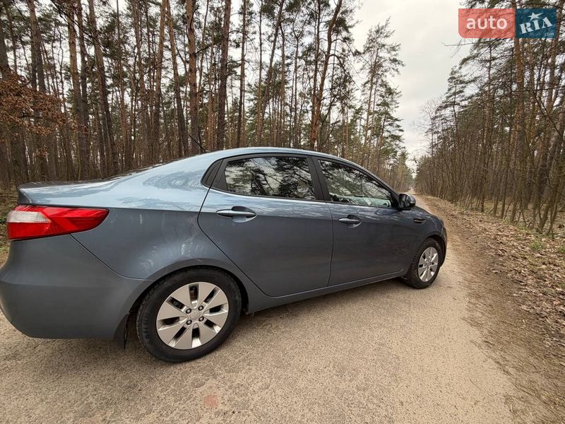 Седан Kia Rio 2013 в Киеве