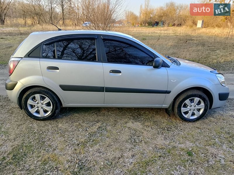 Хэтчбек Kia Rio 2008 в Ромнах фото 6 Хэтчбек Kia Rio 2008 в Ромнах