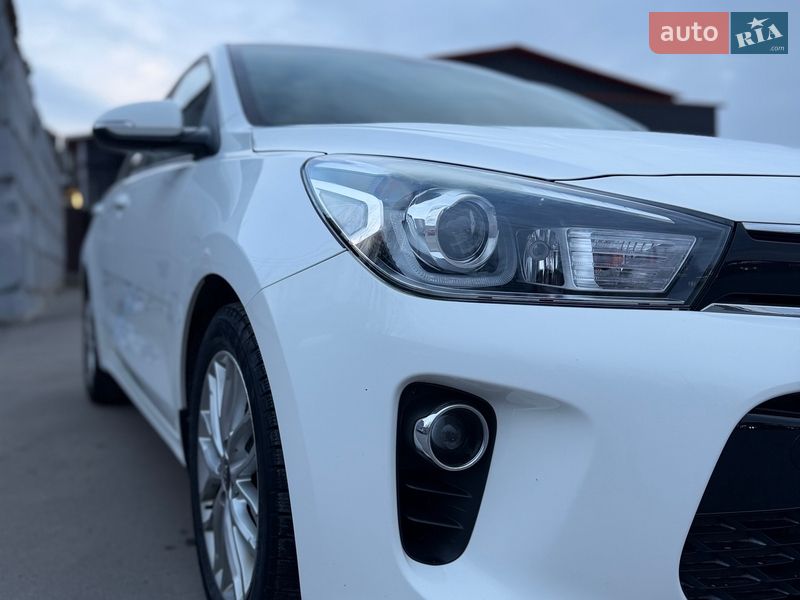 Хэтчбек Kia Rio 2017 в Киеве