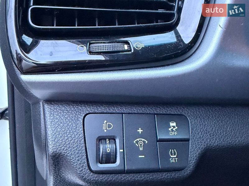 Хэтчбек Kia Rio 2017 в Киеве