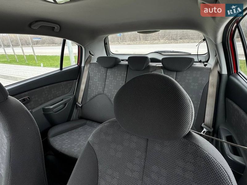 Хэтчбек Kia Rio 2009 в Каменец-Подольском фото 13 Хэтчбек Kia Rio 2009 в Каменец-Подольском