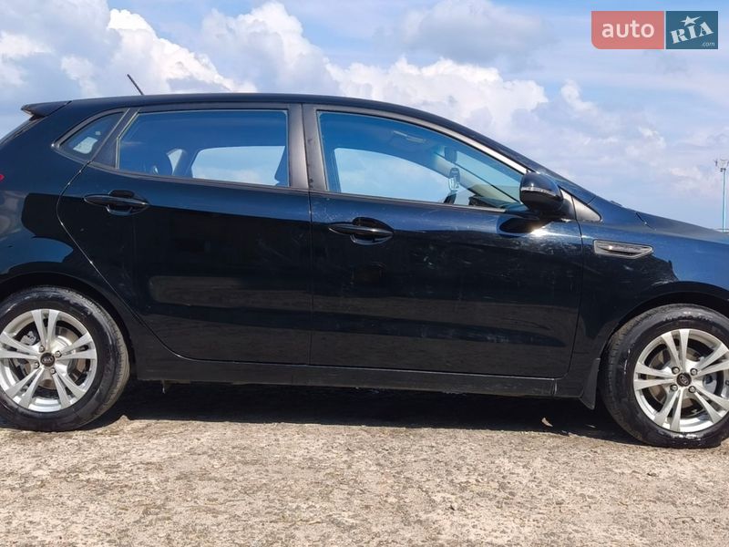 Хетчбек Kia Rio 2013 в Києві фото 3 Хетчбек Kia Rio 2013 в Києві