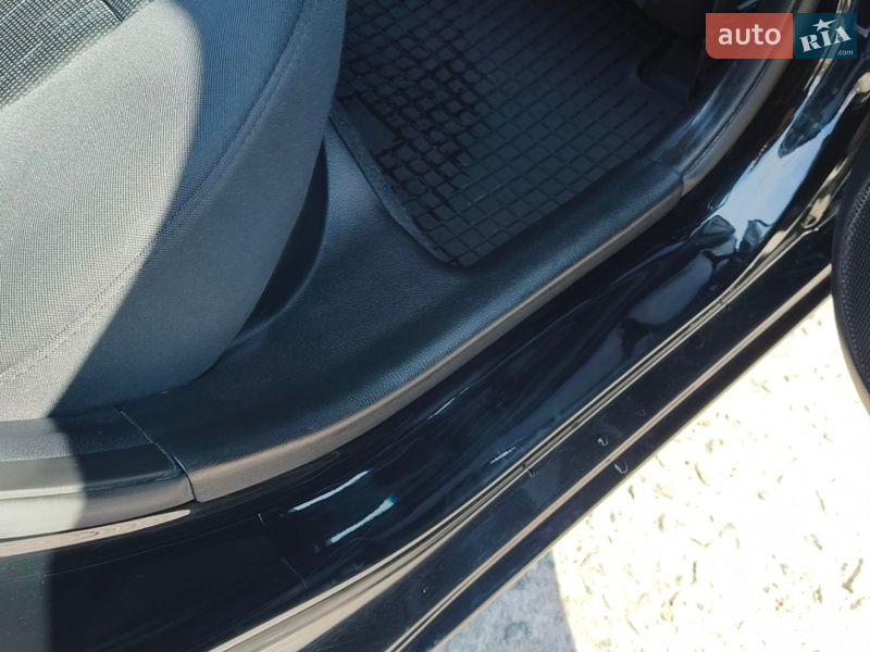 Хетчбек Kia Rio 2013 в Києві фото 22 Хетчбек Kia Rio 2013 в Києві