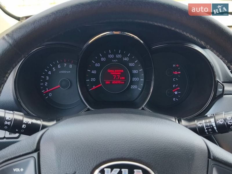 Хетчбек Kia Rio 2013 в Києві фото 41 Хетчбек Kia Rio 2013 в Києві