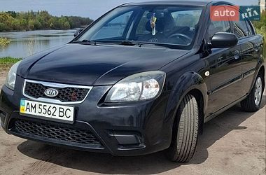 Седан Kia Rio 2011 в Киеве