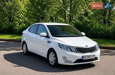 Седан Kia Rio 2012 в Кривом Роге