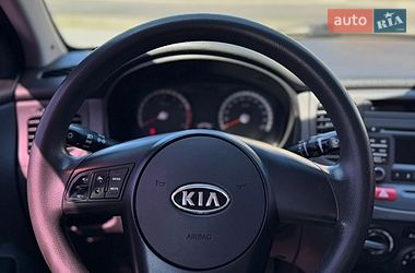 Седан Kia Rio 2011 в Днепре