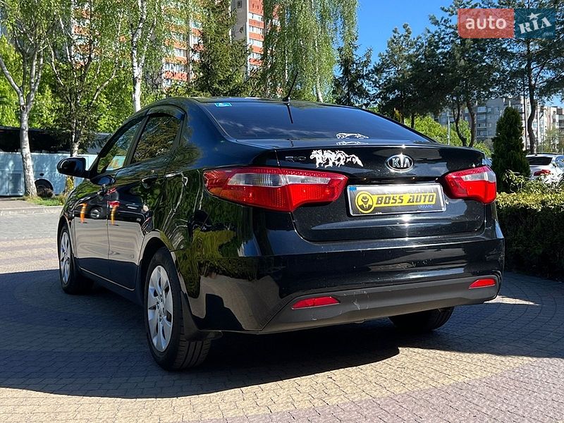 Седан Kia Rio 2013 в Львове