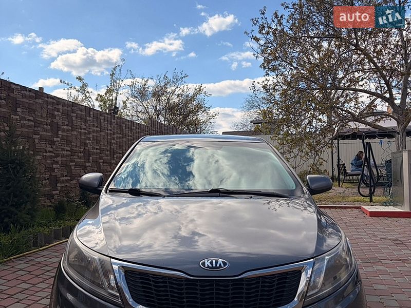 Седан Kia Rio 2014 в Николаеве