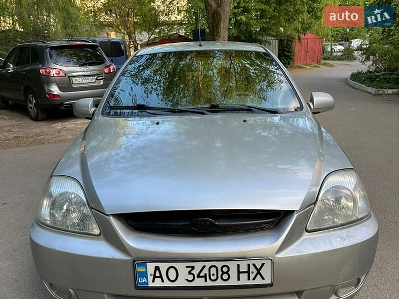 Универсал Kia Rio 2004 в Ровно