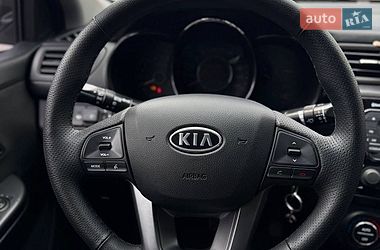 Седан Kia Rio 2012 в Днепре