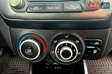 Седан Kia Rio 2012 в Хмельницком
