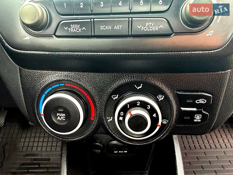 Седан Kia Rio 2012 в Хмельницком
