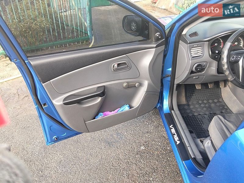 Седан Kia Rio 2010 в Хмельницком