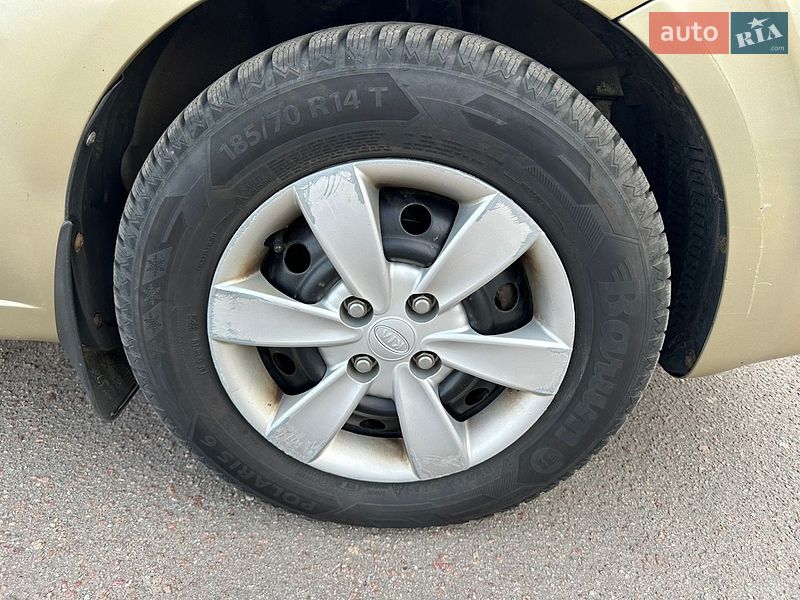 Хэтчбек Kia Rio 2008 в Прилуках