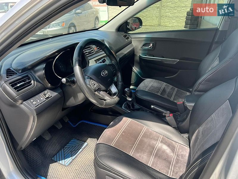 Седан Kia Rio 2013 в Николаеве