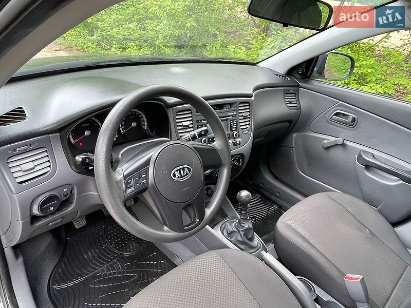 Седан Kia Rio 2010 в Чорткове