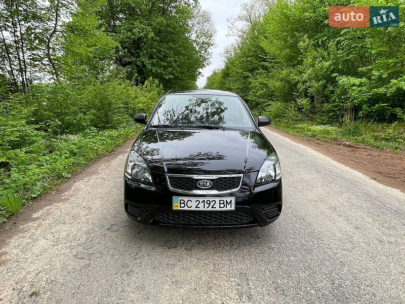Седан Kia Rio 2010 в Чорткове
