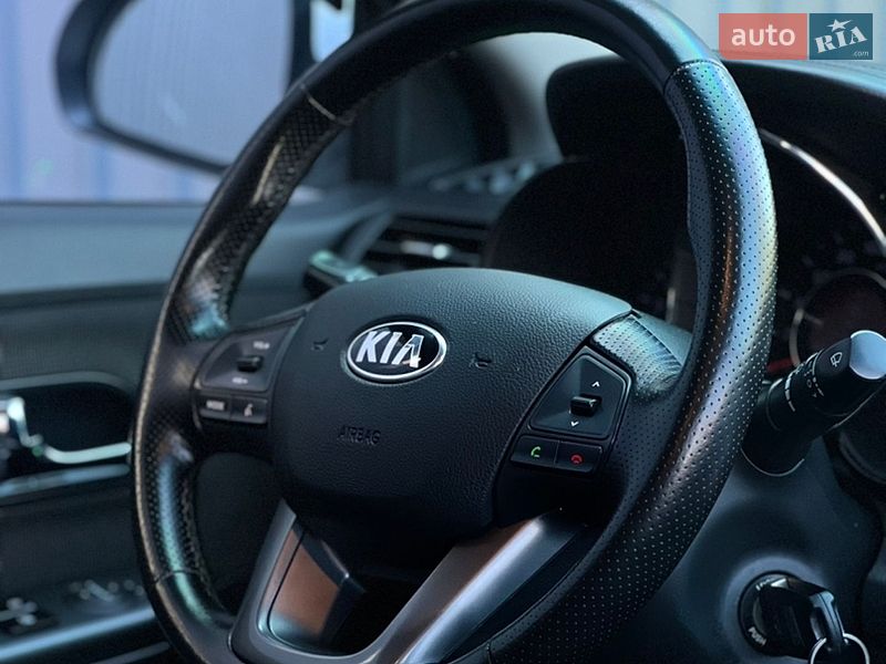 Седан Kia Rio 2013 в Миколаєві