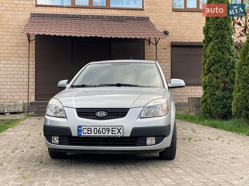 Хэтчбек Kia Rio 2008 в Чернигове