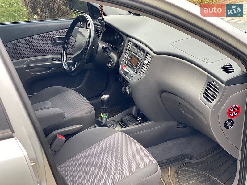 Хэтчбек Kia Rio 2008 в Чернигове