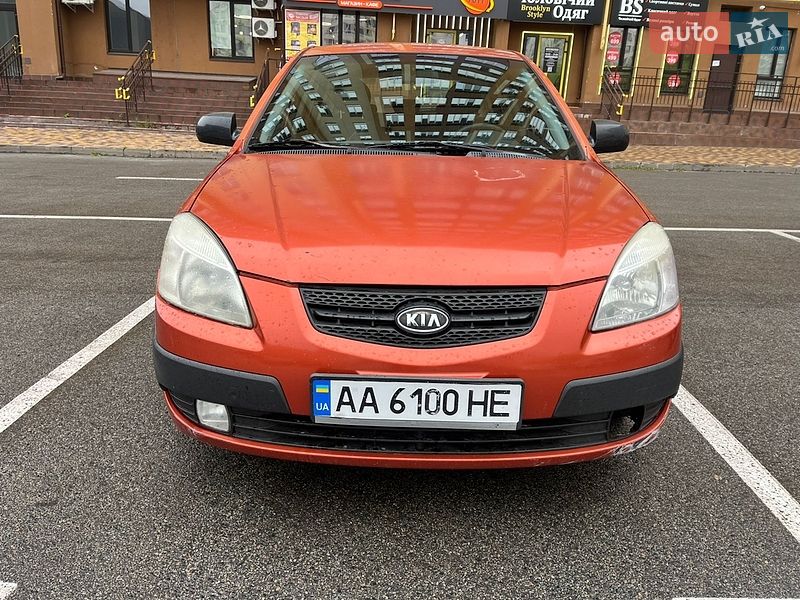 Хэтчбек Kia Rio 2008 в Киеве