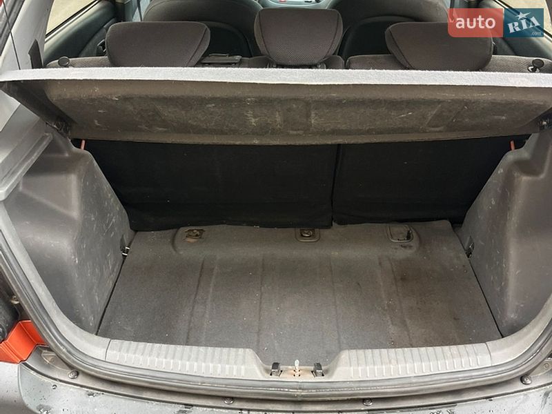 Хэтчбек Kia Rio 2008 в Киеве