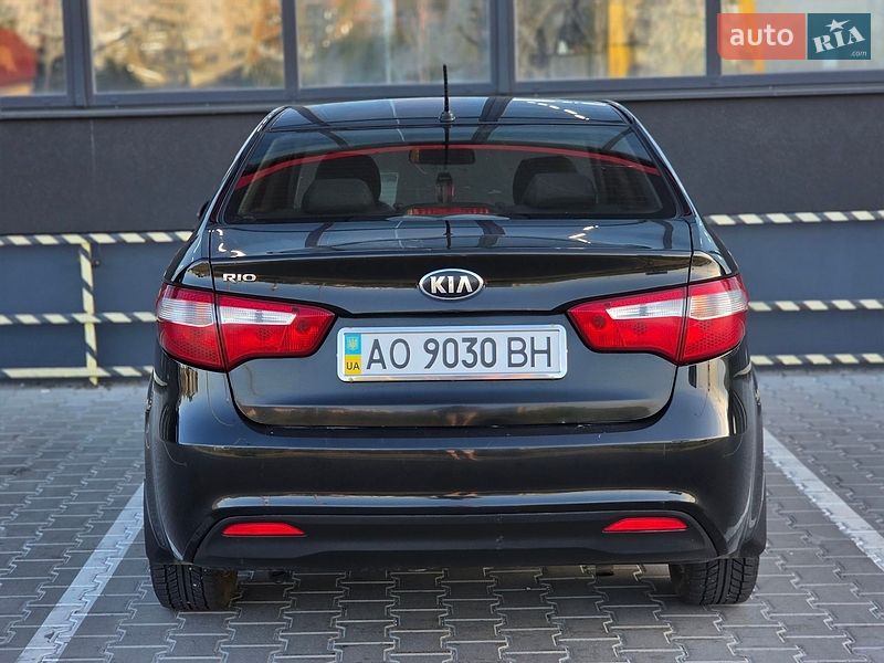 Седан Kia Rio 2014 в Тернополе