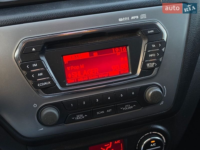 Седан Kia Rio 2014 в Тернополе