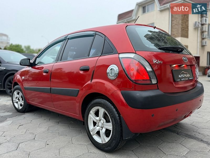 Хэтчбек Kia Rio 2008 в Одессе
