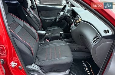 Хэтчбек Kia Rio 2008 в Одессе