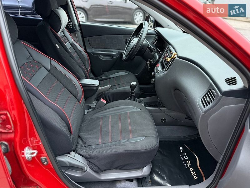 Хэтчбек Kia Rio 2008 в Одессе