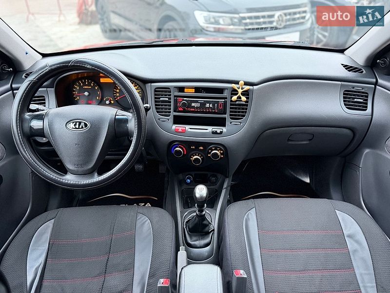 Хэтчбек Kia Rio 2008 в Одессе