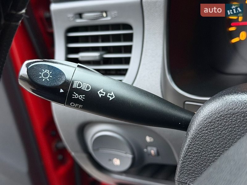 Хэтчбек Kia Rio 2008 в Одессе