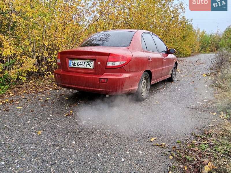 Седан Kia Rio 2003 в Ширяєвому