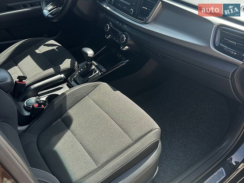 Хетчбек Kia Rio 2017 в Хмельницькому