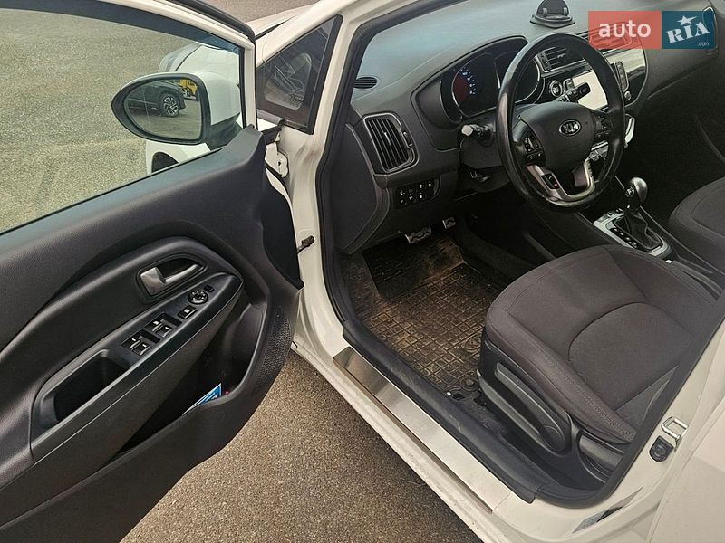 Хэтчбек Kia Rio 2016 в Киеве