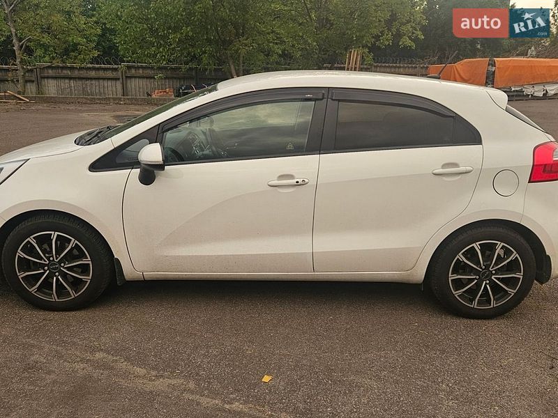 Хэтчбек Kia Rio 2016 в Киеве