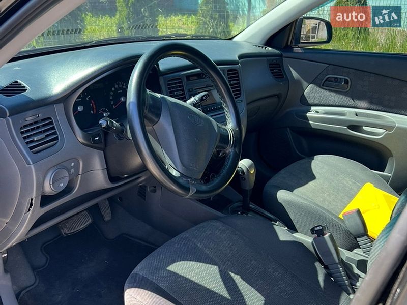 Хэтчбек Kia Rio 2008 в Одессе