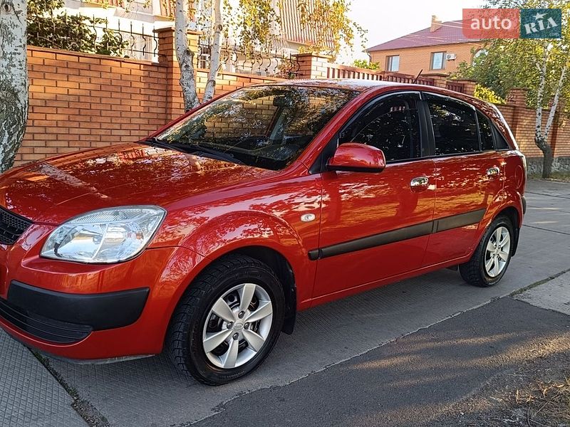 Хетчбек Kia Rio 2007 в Миколаєві