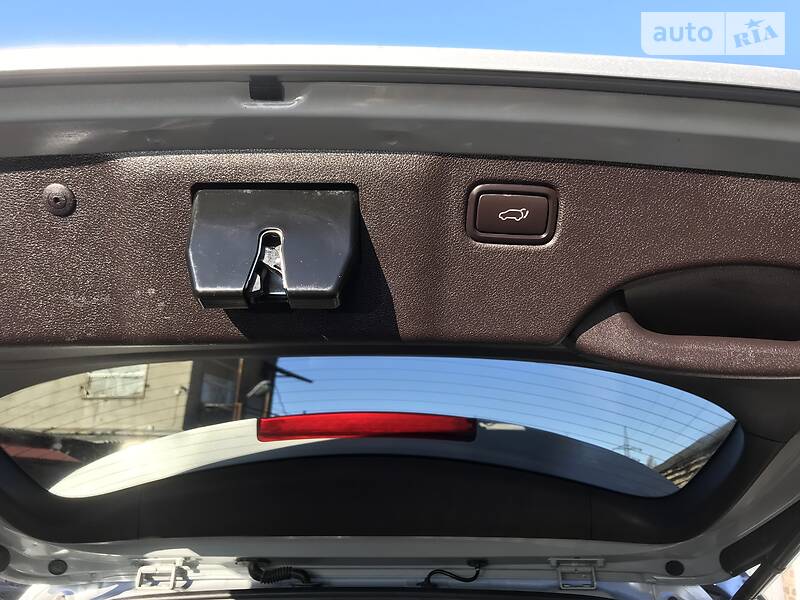 Мінівен Kia Sedona 2015 в Києві