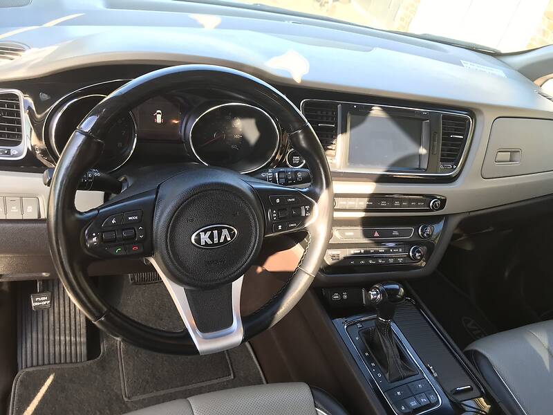 Мінівен Kia Sedona 2015 в Києві