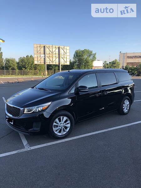 Мінівен Kia Sedona 2015 в Кривому Розі