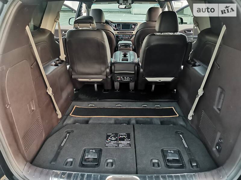 Мінівен Kia Sedona 2017 в Києві