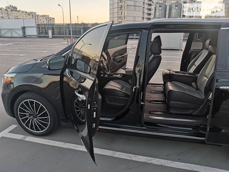 Мінівен Kia Sedona 2017 в Києві